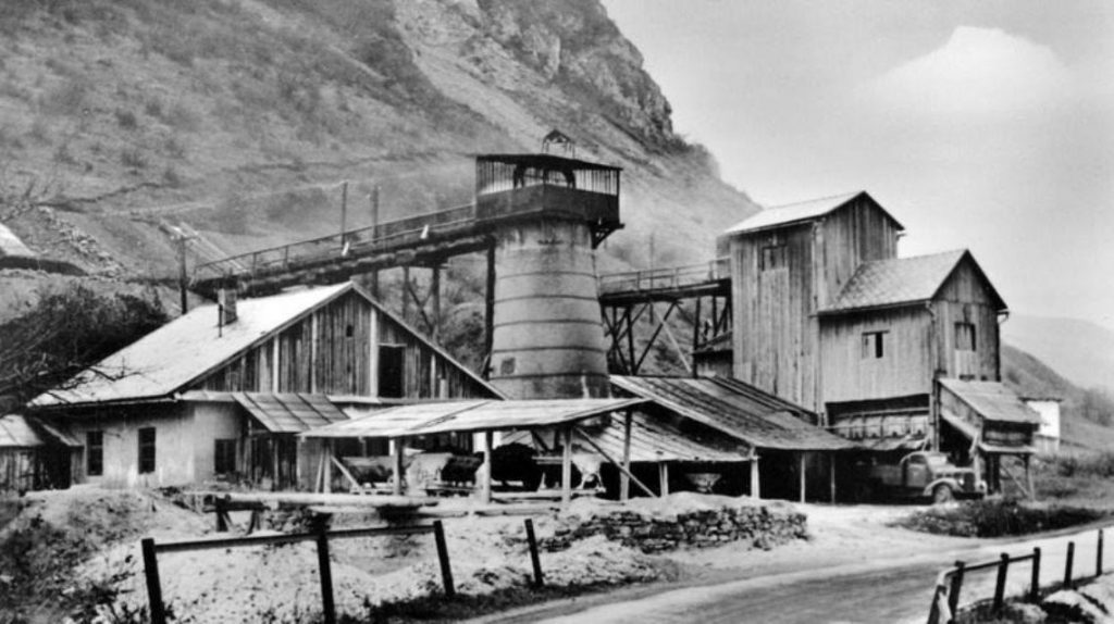 Historická fotografia vápenky Nemecká (zdroj: TASR)